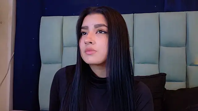 Snapshot of Emilyy05_ chatting on July 17, 11:42 pm Emilyy05 online show from July 17, 11:42 pm