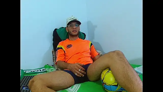 Snapshot of Alphamaster_92 chatting on June 12, 5:56 pm Alphamaster 92 online show from June 12, 5:56 pm