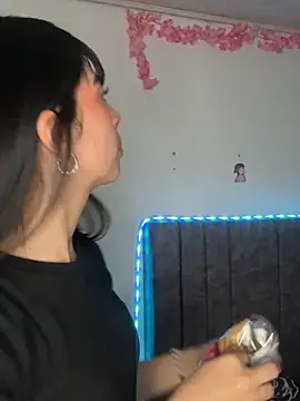 junorise23 online show from April 13, 4:29 am