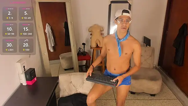 Victor LatinBoy online show from April 10, 4:50 am