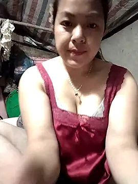 Snapshot of Lucky_cutee chatting on April 19, 11:20 am Lucky cutee online show from April 19, 11:20 am