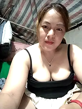 Snapshot of Lucky_cutee chatting on April 20, 1:03 pm Lucky cutee online show from April 20, 1:03 pm