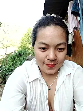 Snapshot of Lucky_cutee chatting on May 14, 12:06 am Lucky cutee online show from May 14, 12:06 am