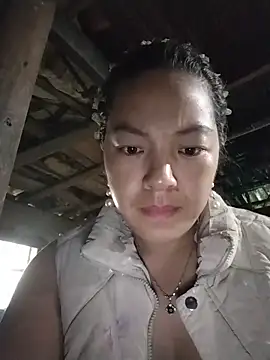 Snapshot of Lucky_cutee chatting on May 21, 11:23 pm Lucky cutee online show from May 21, 11:23 pm