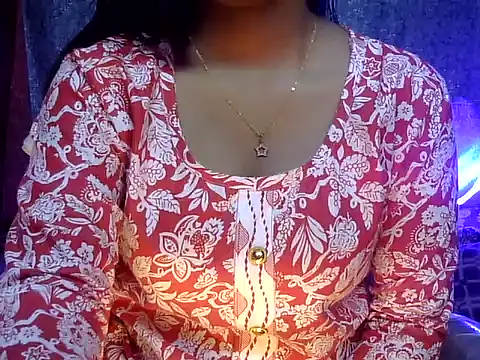 cute Dirty Diva online show from April 12, 2:55 pm