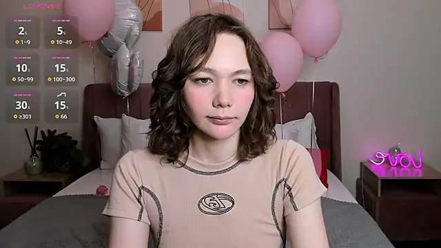 Snapshot of NovaEva_ chatting on April 7, 12:00 am NovaEva online show from April 7, 12:00 am