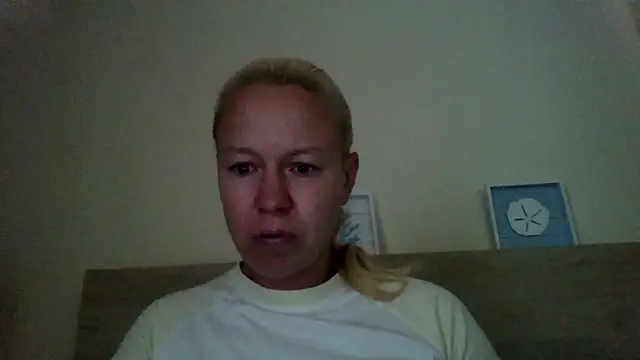 jennyblondeuk online show from April 18, 6:23 pm