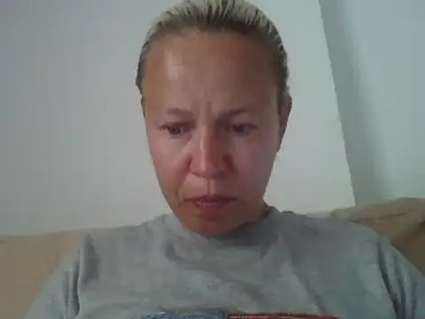 jennyblondeuk online show from June 1, 5:36 pm