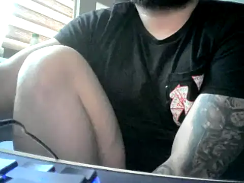 szalonywacek1 online show from December 20, 8:43 am