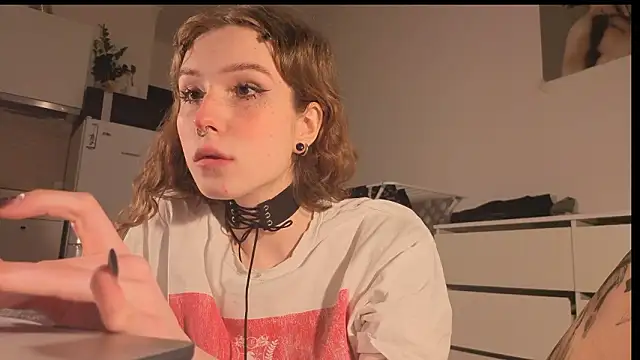 Snapshot of poli_blink chatting on March 5, 6:15 pm poli blink online show from March 5, 6:15 pm