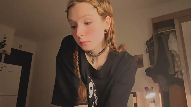 Snapshot of poli_blink chatting on April 1, 1:39 am poli blink online show from April 1, 1:39 am