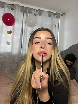 cute emmma online show from February 17, 12:45 pm