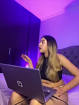 cute emmma online show from March 31, 12:45 am