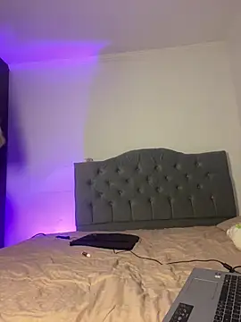 cute emmma online show from April 8, 11:10 am