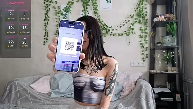 LeonaHinnes online show from June 1, 9:44 am