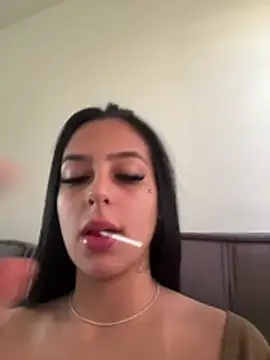 Snapshot of jujuarantes__2026 chatting on May 7, 1:49 pm jujuarantes 2026 online show from May 7, 1:49 pm