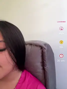 Snapshot of jujuarantes__2026 chatting on May 27, 2:25 pm jujuarantes 2026 online show from May 27, 2:25 pm