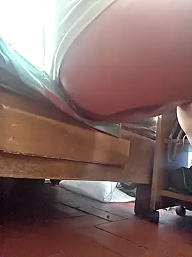 karelyruiz15 online show from April 14, 7:20 pm