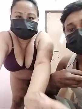 Snapshot of DesiSeductress chatting on January 18, 3:16 pm DesiSeductress online show from January 18, 3:16 pm