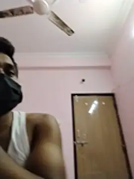 Snapshot of DesiSeductress chatting on February 5, 5:28 pm DesiSeductress online show from February 5, 5:28 pm