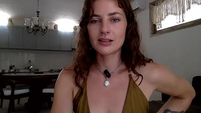 Snapshot of miamiamuse chatting on January 9, 2:58 am miamiamuse online show from January 9, 2:58 am