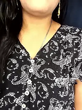 Deshi bhabhi143 online show from January 10, 6:37 am