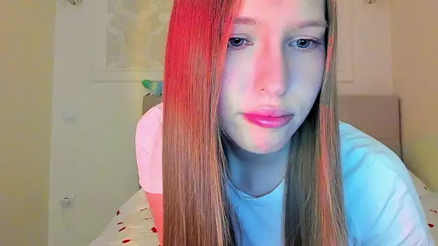 Snapshot of Alllura chatting on February 4, 10:04 pm Alllura online show from February 4, 10:04 pm