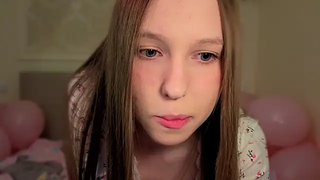 Snapshot of Alllura chatting on February 20, 11:38 pm Alllura online show from February 20, 11:38 pm