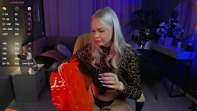 Leslie Caronn online show from March 5, 7:37 am