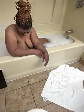 Ghoulsnooze 19 online show from April 19, 10:34 pm