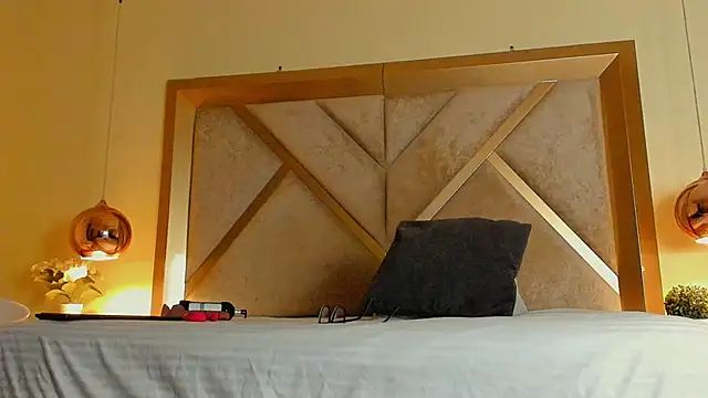 ElenaWatsonn online show from April 10, 8:13 pm