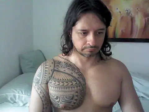 Snapshot of gonzzohunterr chatting on February 13, 7:54 pm gonzzohunterr online show from February 13, 7:54 pm