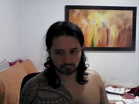 Snapshot of gonzzohunterr chatting on April 8, 10:59 am gonzzohunterr online show from April 8, 10:59 am