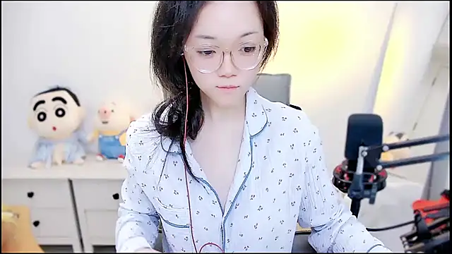 Snapshot of Cindy-dd chatting on April 22, 7:00 am Cindy-dd online show from April 22, 7:00 am