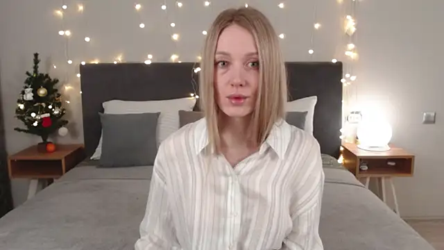 JuliMils online show from January 6, 3:10 am