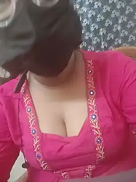 Snapshot of MaggieTelugu-15 chatting on July 1, 7:32 am MaggieTelugu-15 online show from July 1, 7:32 am