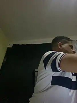 Snapshot of Dominicanobb chatting on February 8, 5:22 am Dominicanobb online show from February 8, 5:22 am