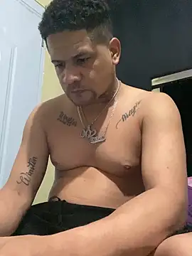 Snapshot of Dominicanobb chatting on February 24, 5:38 am Dominicanobb online show from February 24, 5:38 am