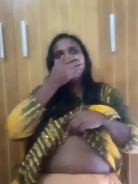 Snapshot of Hot_Sweety02 chatting on December 23, 4:32 am Hot Sweety02 online show from December 23, 4:32 am