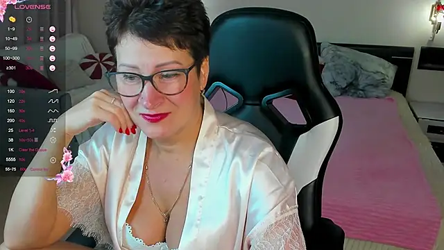 Snapshot of JennyMons chatting on July 11, 7:55 am JennyMons online show from July 11, 7:55 am