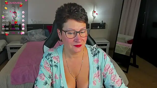 Snapshot of JennyMons chatting on July 12, 7:54 am JennyMons online show from July 12, 7:54 am