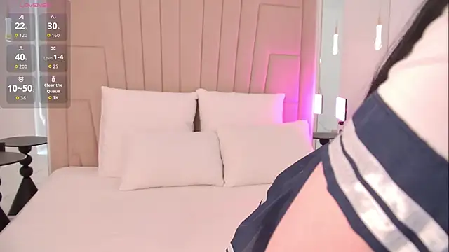 Snapshot of CindyMill chatting on January 10, 6:15 am CindyMill online show from January 10, 6:15 am