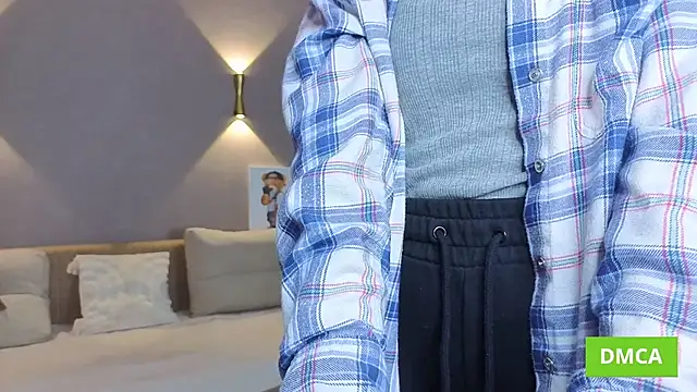 IvoryAmacher online show from January 6, 7:01 am