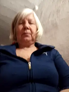 KlaudiaDarling online show from February 14, 10:50 pm