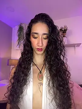 LunaDupont online show from February 28, 8:10 pm