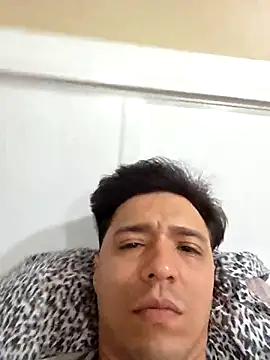 Snapshot of HoofedCylinder chatting on February 18, 3:41 pm HoofedCylinder online show from February 18, 3:41 pm