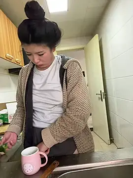 Qidandan778 online show from April 2, 11:13 pm