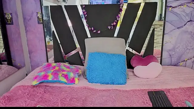 Alice NY online show from April 9, 4:56 am