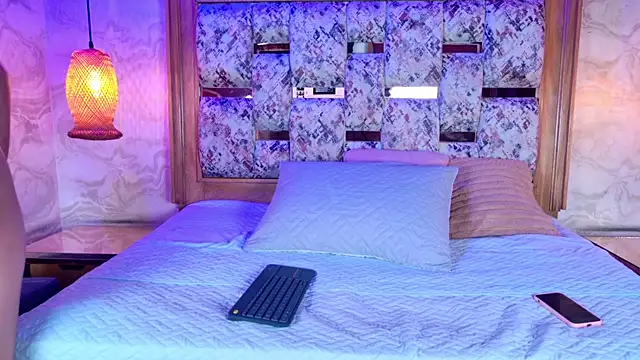Snapshot of emily_greco chatting on January 8, 7:38 pm emily greco online show from January 8, 7:38 pm