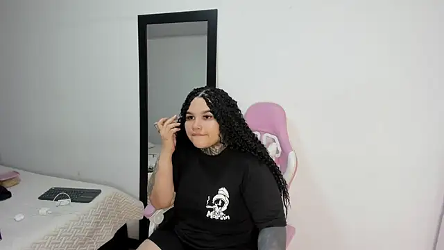 Abby Hiiltoon online show from March 7, 4:53 am